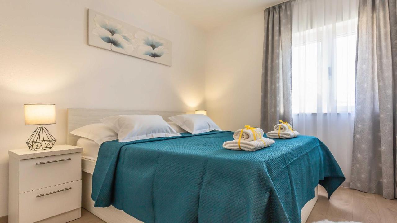 Apartments Lana Makarska Ngoại thất bức ảnh