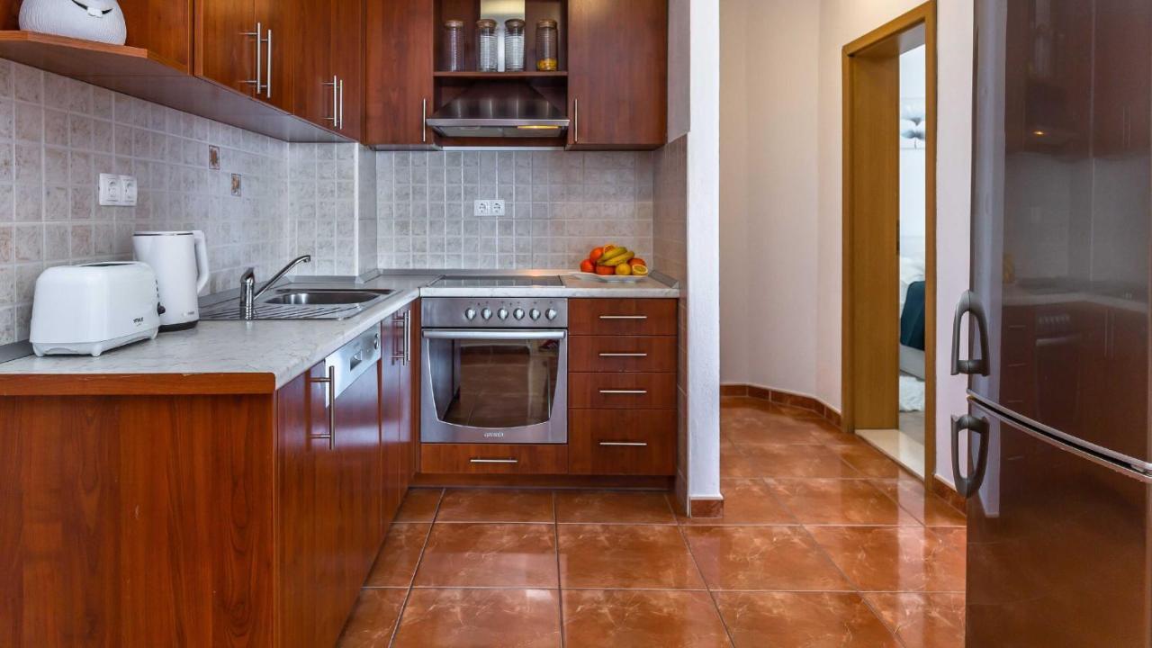 Apartments Lana Makarska Ngoại thất bức ảnh