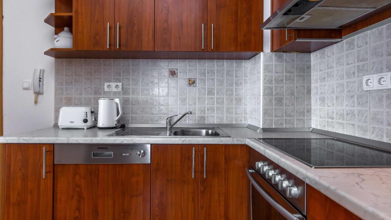 Apartments Lana Makarska Ngoại thất bức ảnh